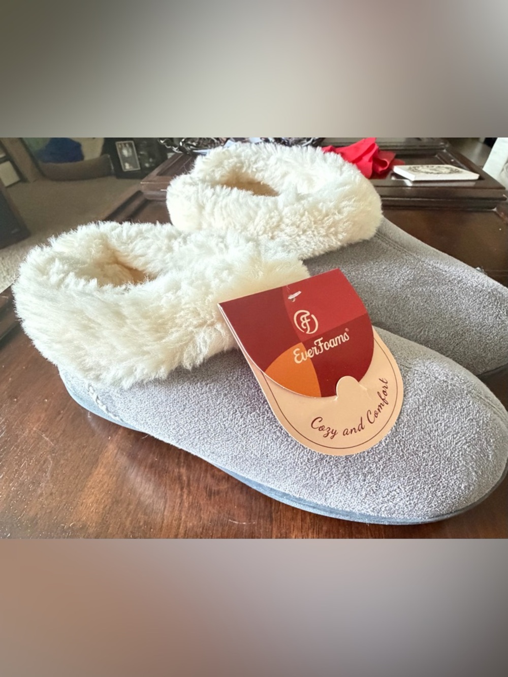 NWT Women’s Everfoam Bootie Slippers Sz 7-8 House Shoes Walk to the Mailbox